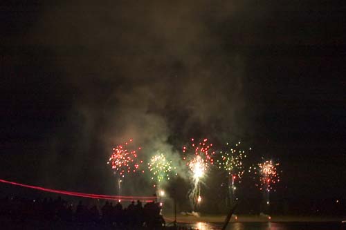 Japan- Tag Düsseldorf- Feuerwerk am Rheinufer