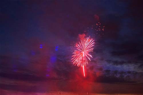 Japan- Tag Düsseldorf- Feuerwerk am Rheinufer