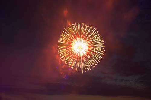 Japan- Tag Düsseldorf- Feuerwerk am Rheinufer