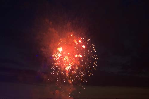 Japan- Tag Düsseldorf- Feuerwerk am Rheinufer