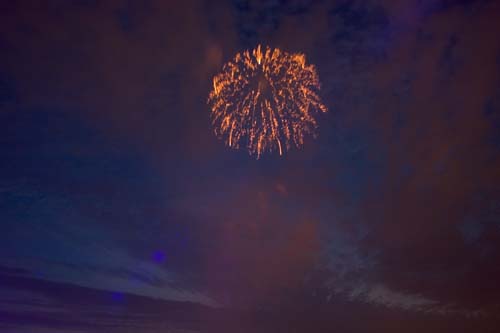 Japan- Tag Düsseldorf- Feuerwerk am Rheinufer
